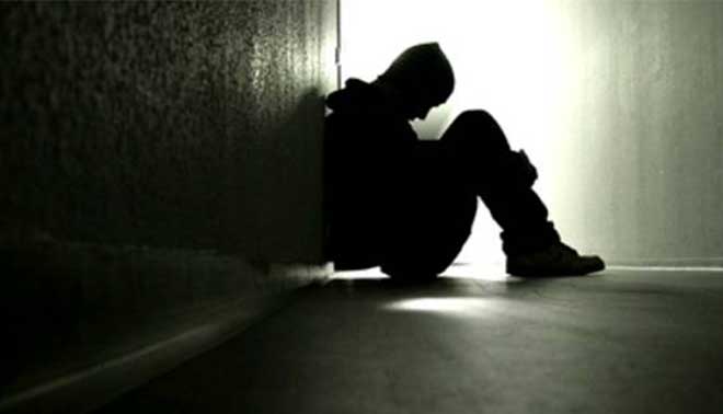 Esame orale: studente tenta il suicidio