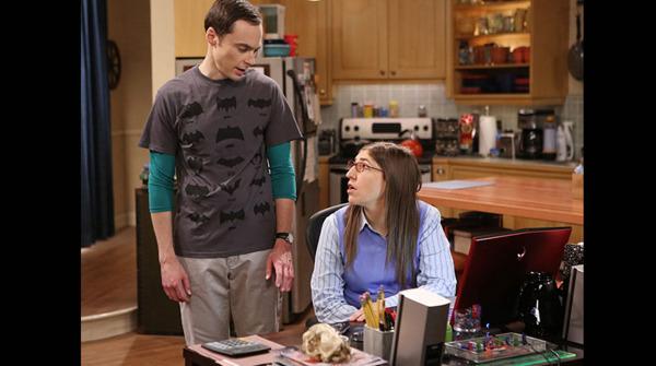 The Big Bang Theory: le 30 magliette più belle e nerd di Sheldon Cooper articolo