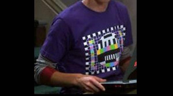 The Big Bang Theory: le 30 magliette più belle e nerd di Sheldon Cooper articolo