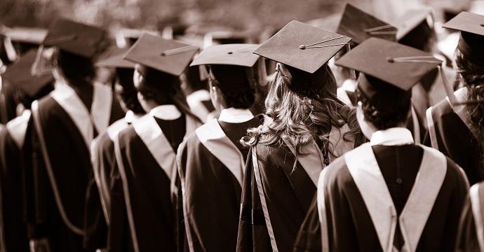 Lavoro neolaureati: in Italia 6 su 10 sono disoccupati, peggio solo la Grecia articolo