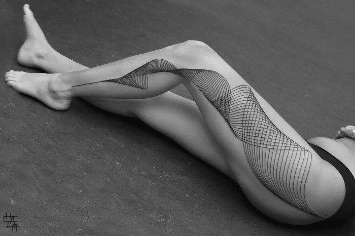 25 Tatuaggi che creano sorprendenti illusioni ottiche da farti girar la testa! articolo