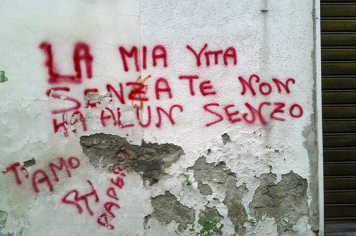 Le 20 dediche d'amore (sui MURI) più SGRAMMATICATE di sempre! articolo