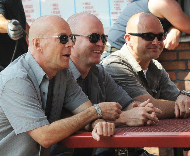Le 30 Star di Hollywood con le loro controfigure! Sono quasi UGUALI! articolo