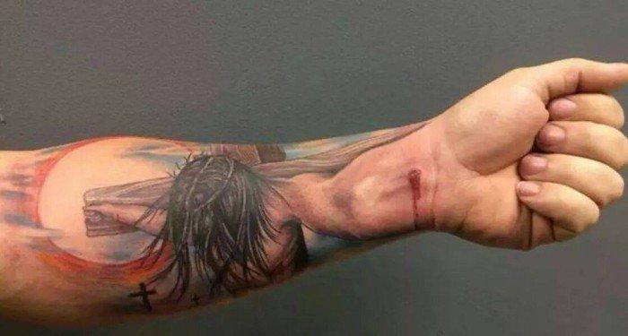 25 Tatuaggi che creano sorprendenti illusioni ottiche da farti girar la testa! articolo