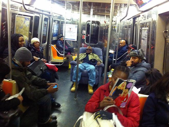 Le 20 cose assurde che vedete solo in Metropolitana! articolo