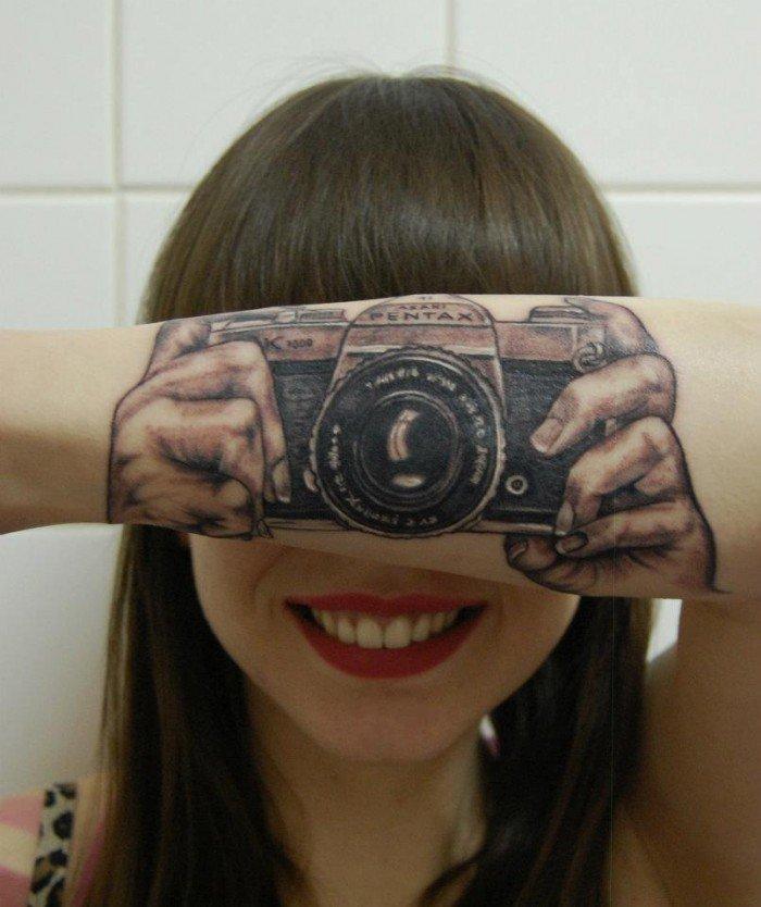 25 Tatuaggi che creano sorprendenti illusioni ottiche da farti girar la testa! articolo