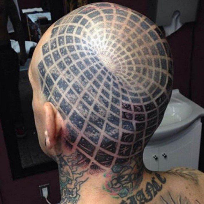 25 Tatuaggi che creano sorprendenti illusioni ottiche da farti girar la testa! articolo