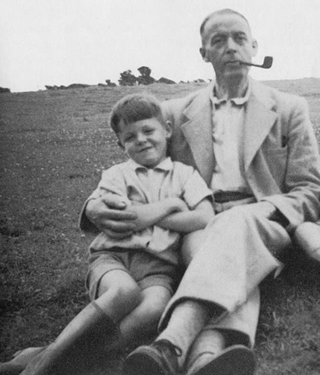 20 sorprendenti foto di personaggi famosi durante la loro giovinezza! articolo