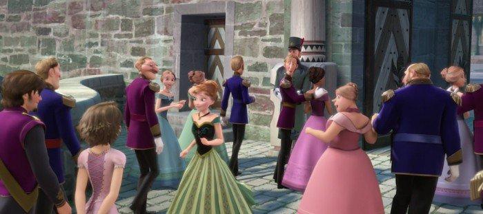 20 "intrusi" famosi che si nascono all'interno dei cartoni animati della Disney articolo