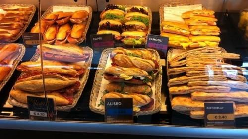 7 tipi di soggetti che trovi all’Autogrill articolo