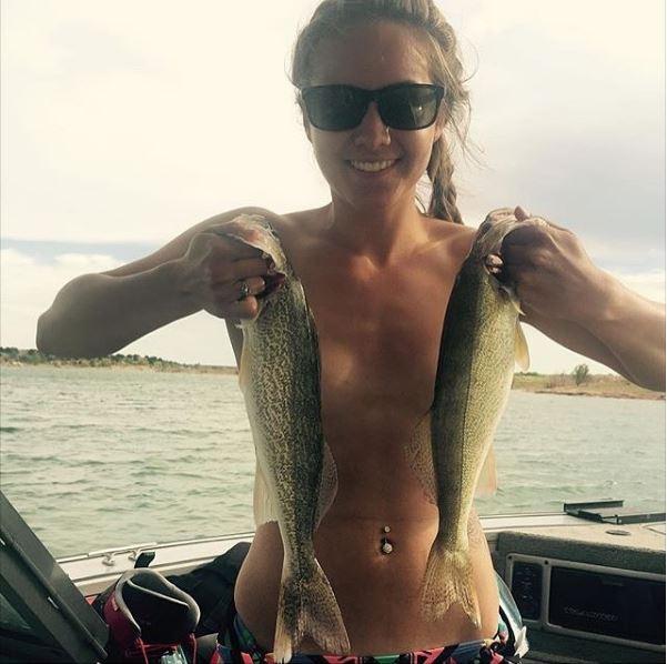 La moda estiva si chiama FISHBRAS: il topless con il pesce! articolo