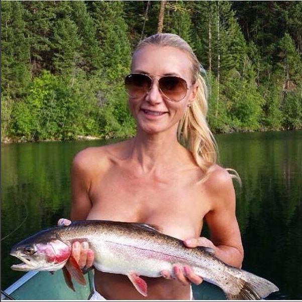 La moda estiva si chiama FISHBRAS: il topless con il pesce! articolo