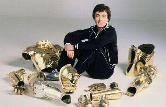 Chi si nasconde dietro alle maschere di questi 25 personaggi famosi?! articolo