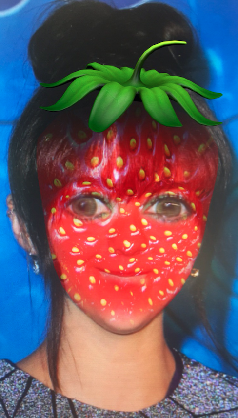 Sai riconoscere questi personaggi famosi con il filtro fragola di Snapchat? articolo