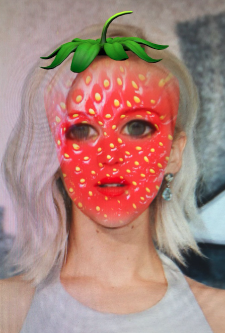 Sai riconoscere questi personaggi famosi con il filtro fragola di Snapchat? articolo