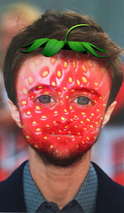 Sai riconoscere questi personaggi famosi con il filtro fragola di Snapchat? articolo