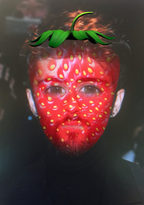 Sai riconoscere questi personaggi famosi con il filtro fragola di Snapchat? articolo