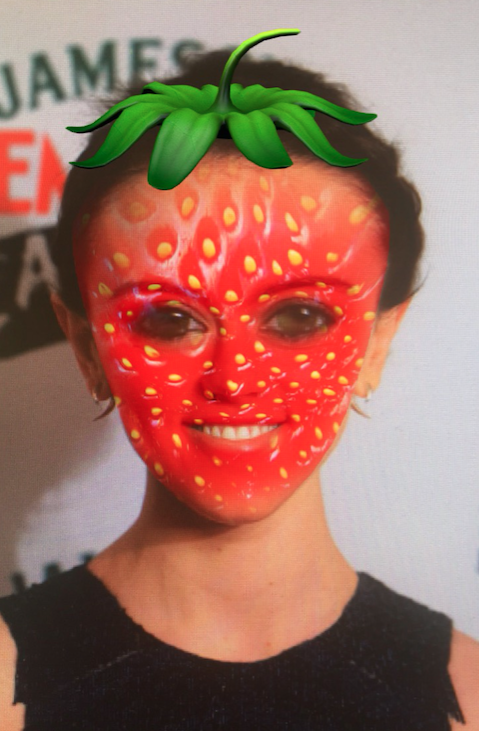 Sai riconoscere questi personaggi famosi con il filtro fragola di Snapchat? articolo