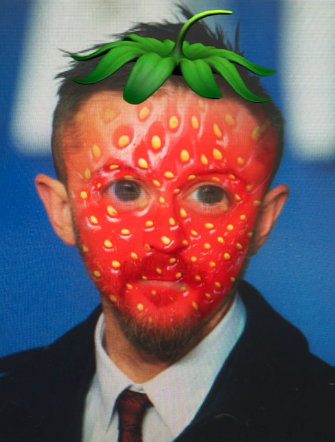 Sai riconoscere questi personaggi famosi con il filtro fragola di Snapchat? articolo
