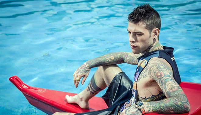 Compiti delle vacanze? 1 su 3 li copia, ma con Fedez sarebbe tutt’altra musica