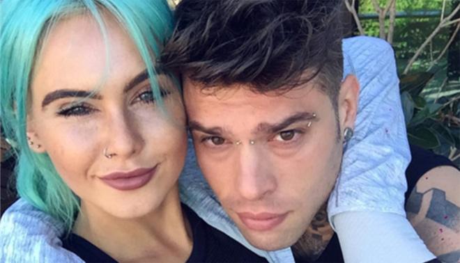 Fedez bacia TigerLily