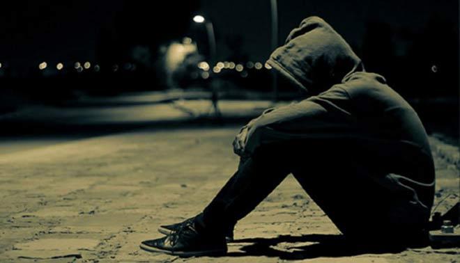 Inneggia agli attentati di Bruxelles: sospeso