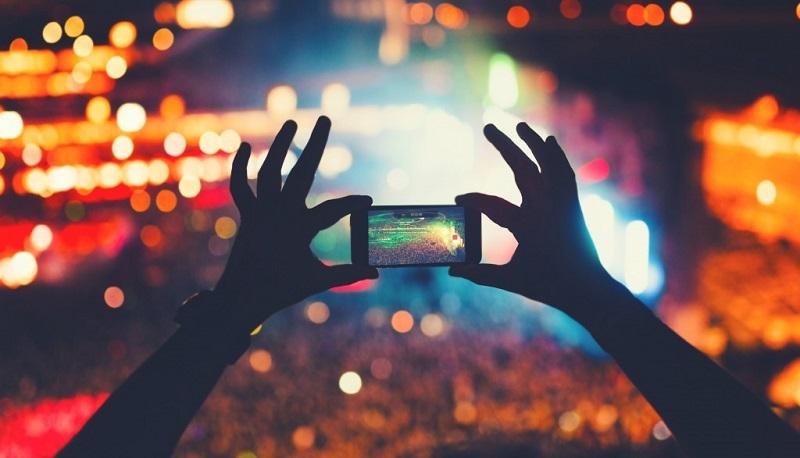 Instagram: arrivano i live streaming e i messaggi "autodistruttivi"