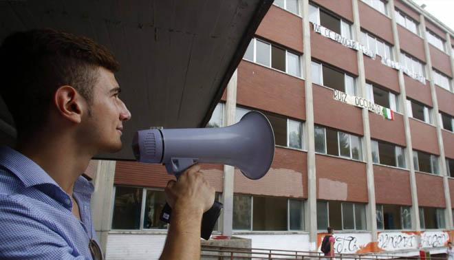 I prof non ci sono? Gli studenti protestano e occupano