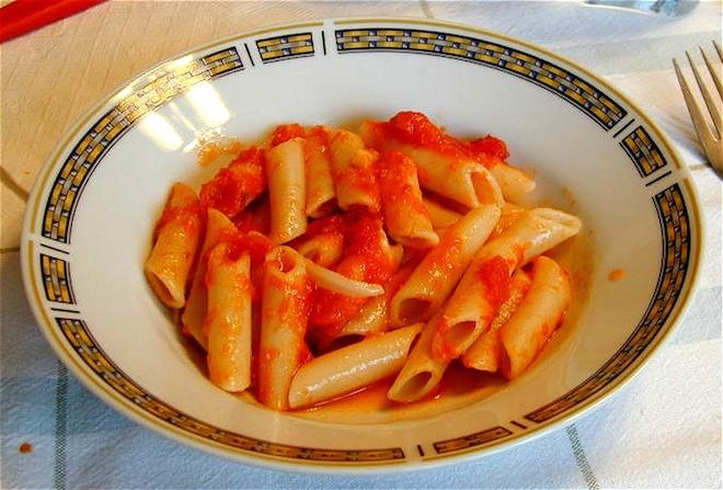 7 cibi che ti pentirai di aver mangiato in vacanza articolo