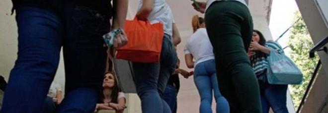 Sesso con alunna, arrestato prof di religione articolo