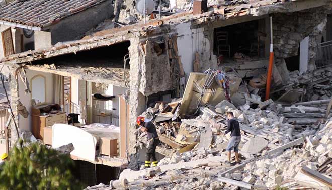 foto di terremoto in Italia e studenti impreparati