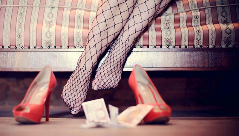 Genitori contro prof di religione: "libri troppo spinti"