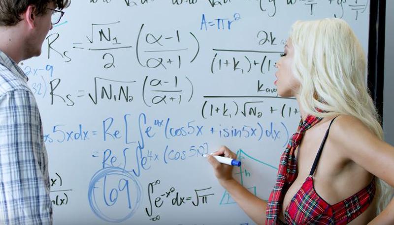 Sito porno offre video gratis agli studenti universitari