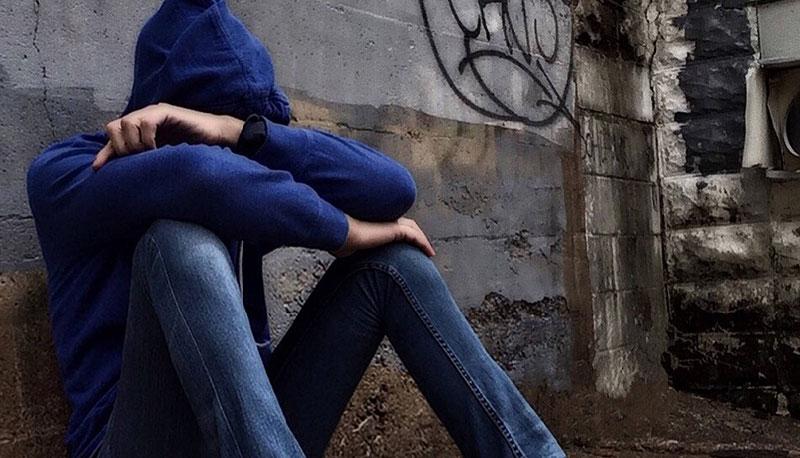 Branco abusa di un 13enne con disabilità: tutti minorenni