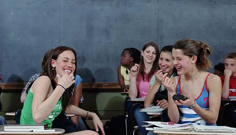 Buoni voti a scuola? Motivazione, istituto e compagni fanno la differenza articolo