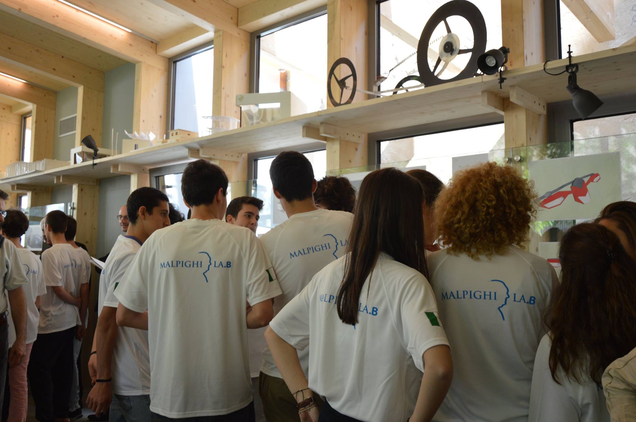 Robot e informatica a scuola: inaugurato Malpighi La.B articolo