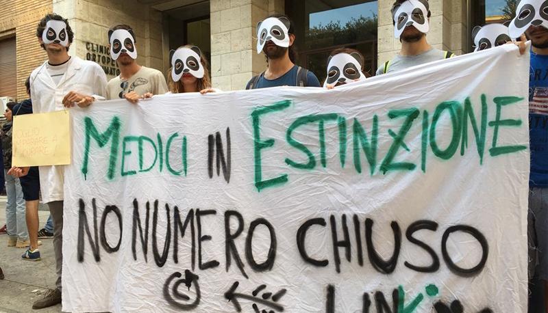 Test ingresso Medicina, partono le proteste in tutta Italia