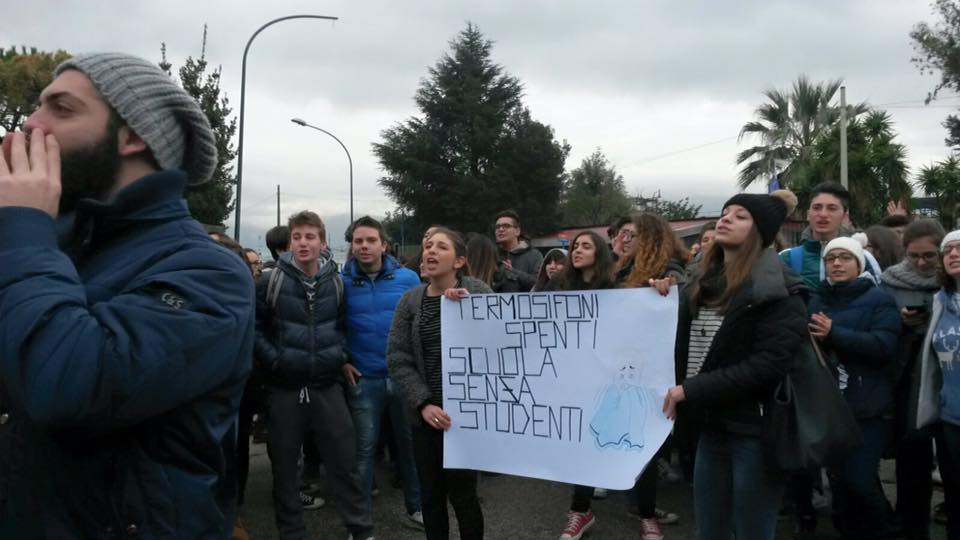 Scuole ‘sotto zero’, studenti in protesta (anche) sui social articolo