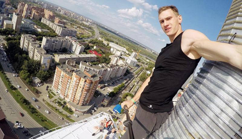 daredevil selfie estremi condivisi social chat amici