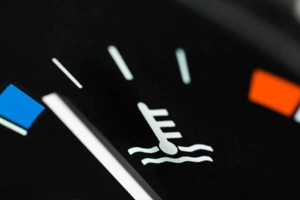 Spie luminose sul cruscotto, ecco il loro significato