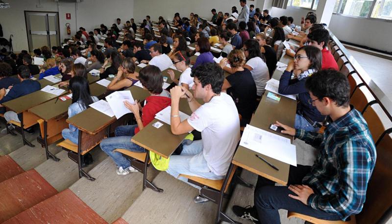 Gli studenti universitari al tempo della crisi: la laurea non basta più articolo