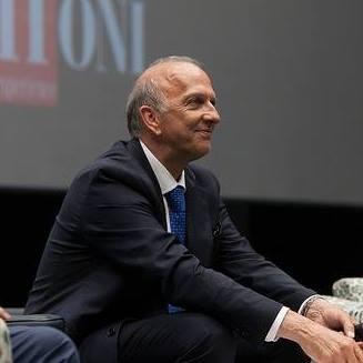MIUR, Bussetti: nuovi fondi per assumere 1000 ricercatori e borse di studio per medici specializzandi articolo
