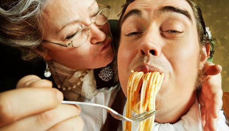 Universitari d'Italia: 7 su 10 restano a casa con i genitori durante gli studi articolo