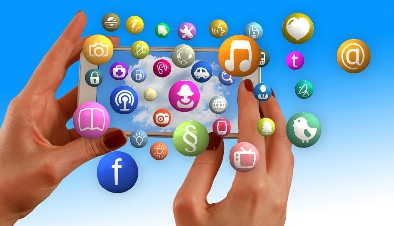 Come diventare Community manager: lavoro, requisiti, carriera articolo