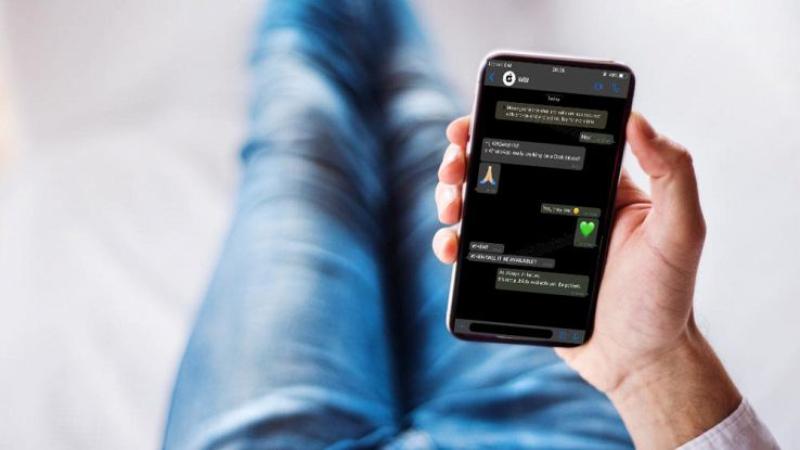 In arrivo la versione dark di Whatsapp: come attivarla