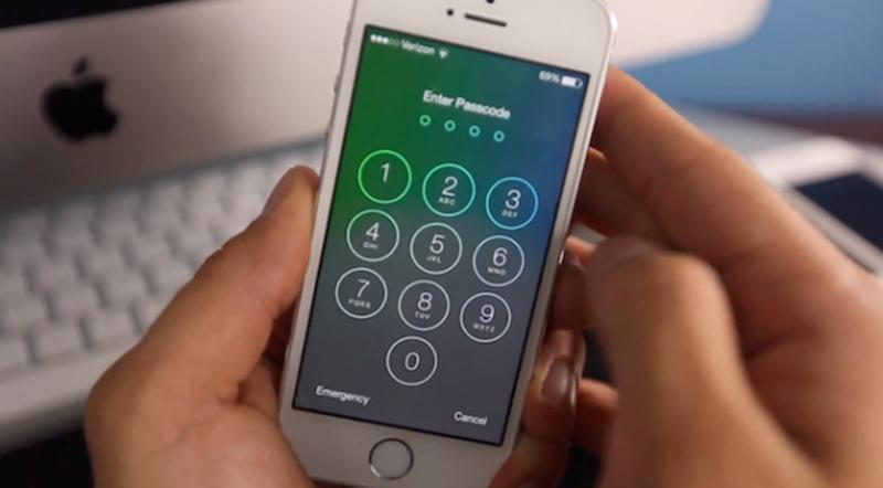 Gioca con l'iPhone della mamma: bloccato per 47 anni articolo