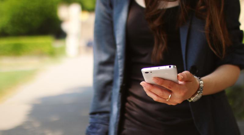 Aggiornamento WhatsApp, la novità: note vocali no stop articolo