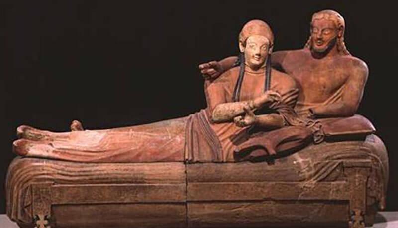descrizione della <strong>religione etrusca</strong>