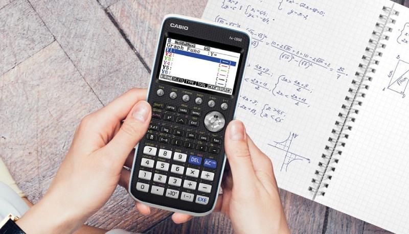 Scuola, un'estate per diventare più tecnologici: tanti prof seguono webinar  per portare la calcolatrice grafica in classe