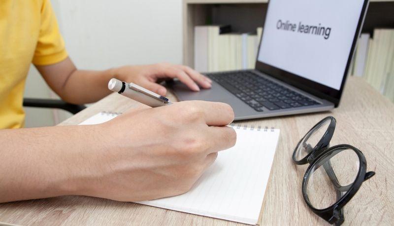 Come preparare gli esami con gli amici in quarantena?